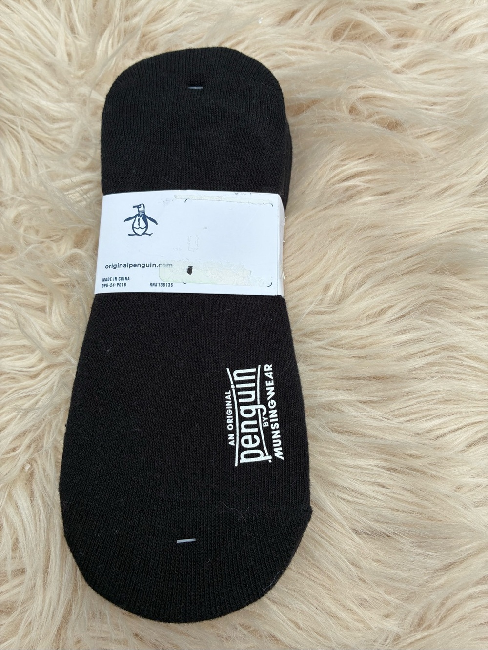 NWT Original PENGUIN Brand 4-Pack No Show Liners
Size 8-13 - Picture 3 of 5